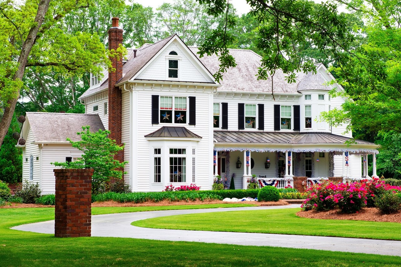 maintain a healthy summer lawn